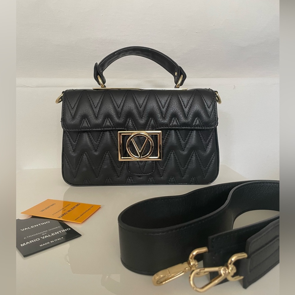 NWT- MARIO VALENTINO
Florenced Chevron-Quilted Leather Shoulder Bag